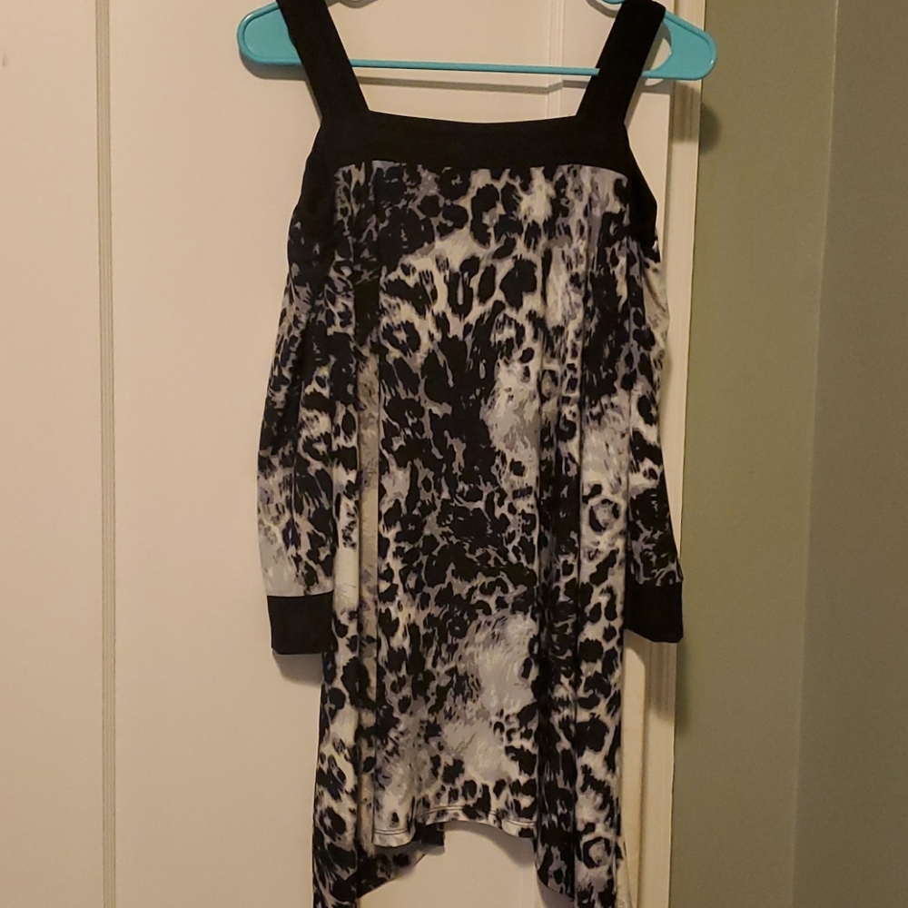 Cold-Shoulder Tunic Top